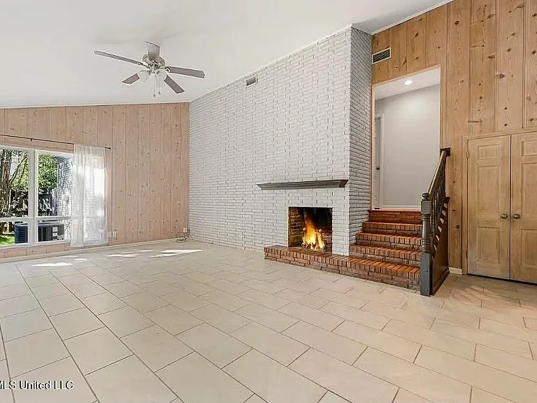 223 Woodbine Dr — Photo 14