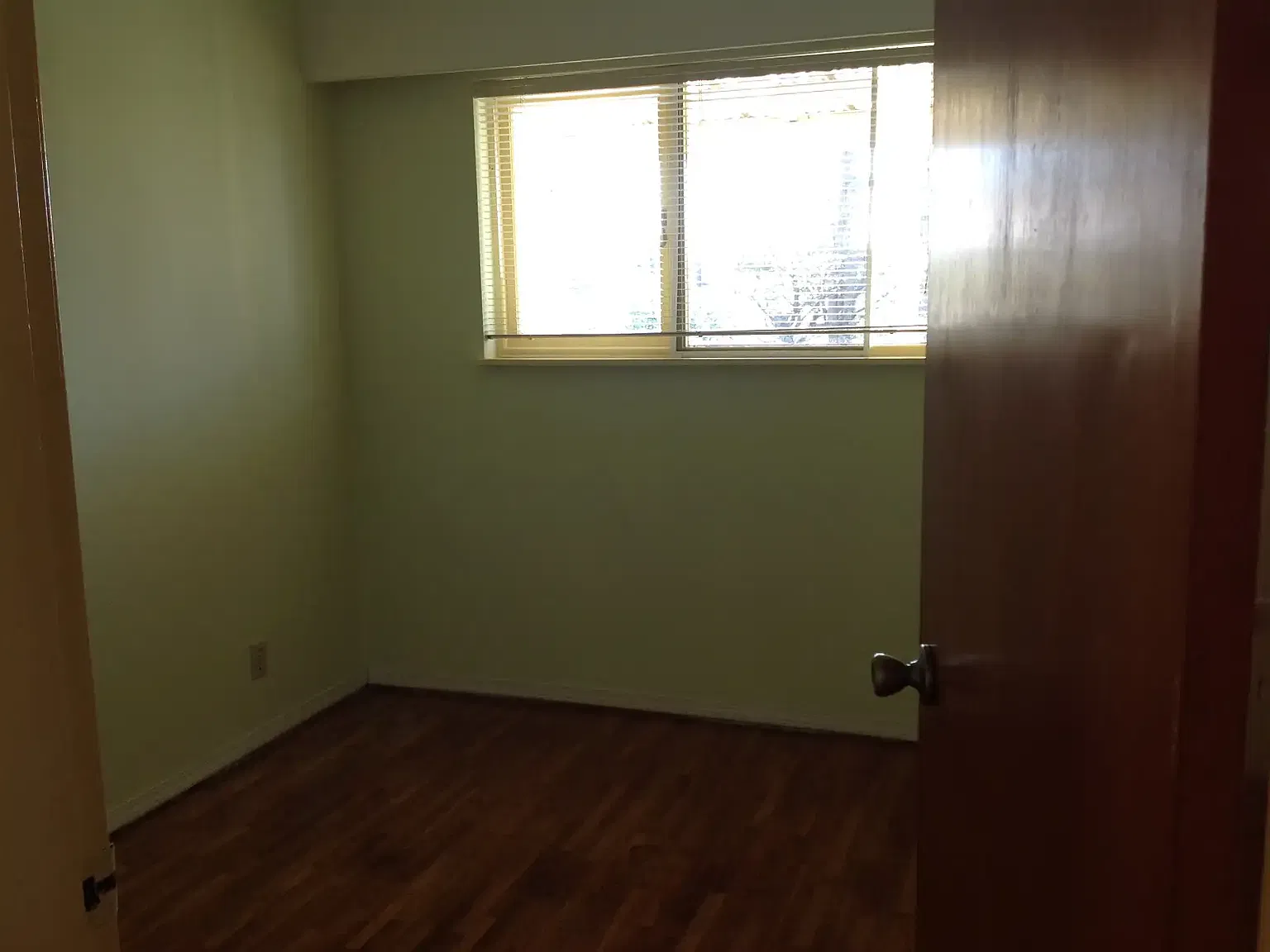 3 bed, 1000 sqft, $2,350 — Photo 3
