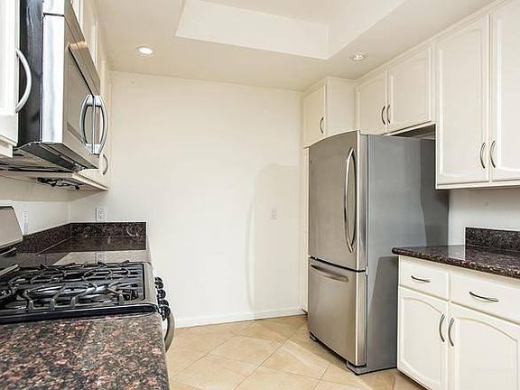 4th image of 9310 Towne Centre Dr Unit 76