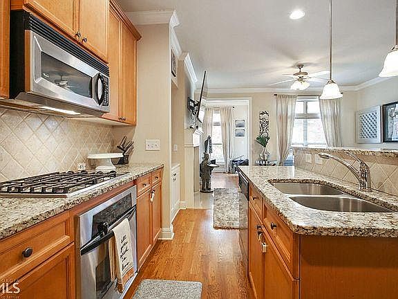 5th image of 4859 Carre Way