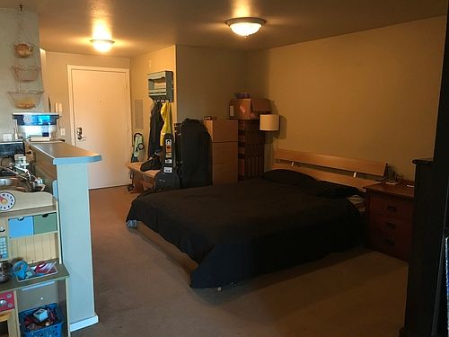 4th image of 9400 Roosevelt Way NE