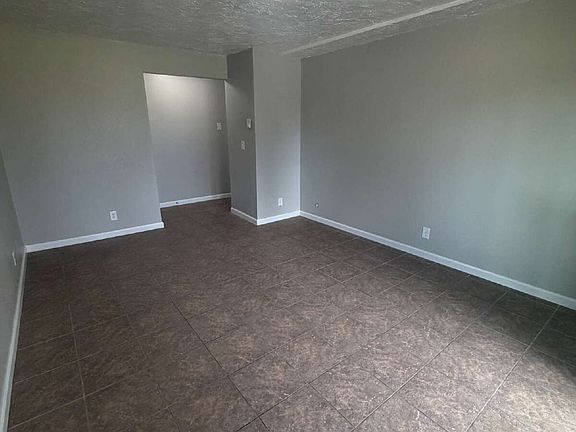 5th image of 220 Carol Dr #4