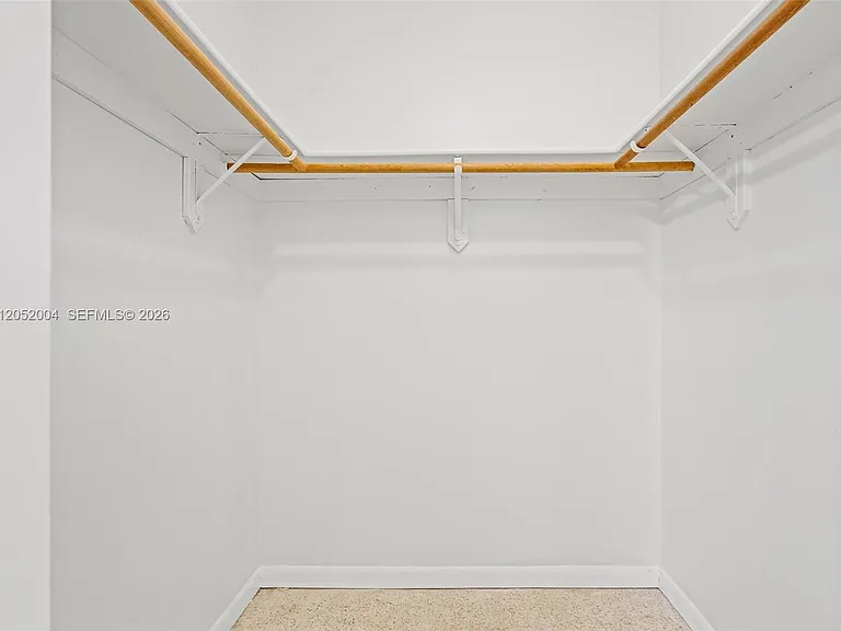 1333 W 37th St — Photo 21