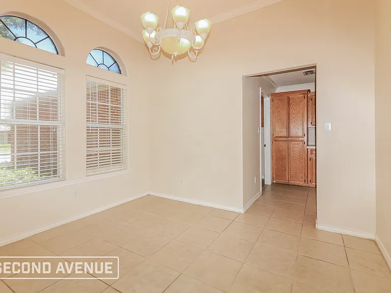 3818 Kitty Ln — Photo 6
