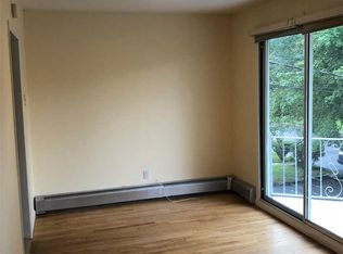 19 Spruce St, Great Neck, NY 11021