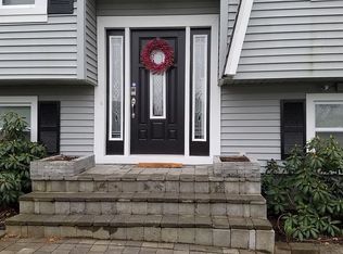 9 Hitchcock Dr, Meriden, CT 06450