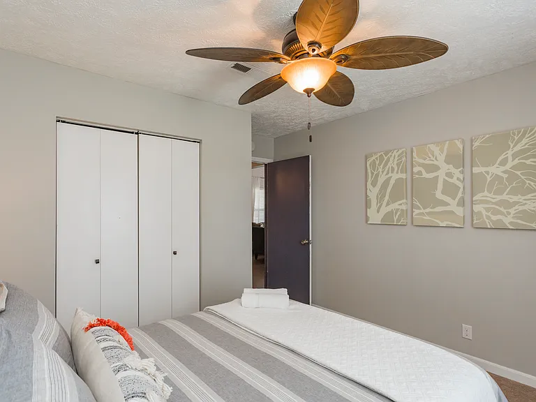 1005 Looby Cir — Photo 13