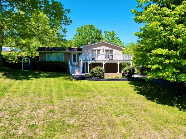 637 Hilltop St, Marion, VA 24354