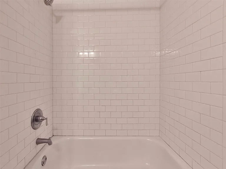 600 19th St #17 — Photo 16