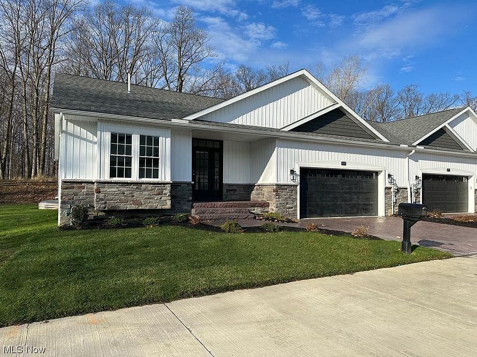 1st image of 999 Pin Oaks Dr