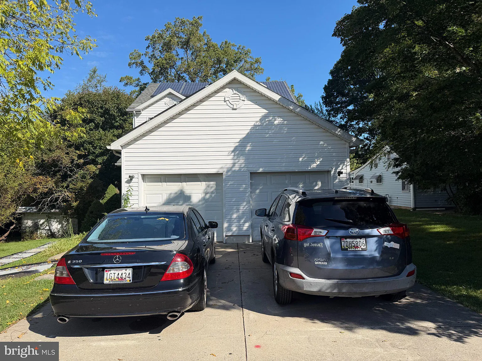 3 bed, 2.5 bath, 2144 sqft, $3,500 — Photo 2
