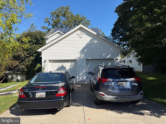 2nd image of 712 Hollywood Ave