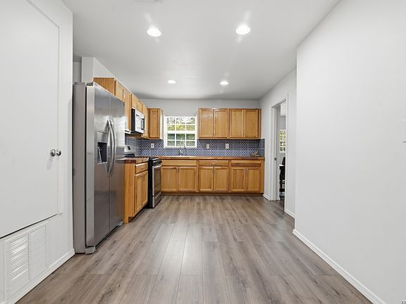 5th image of 4114 Tropical Dr
