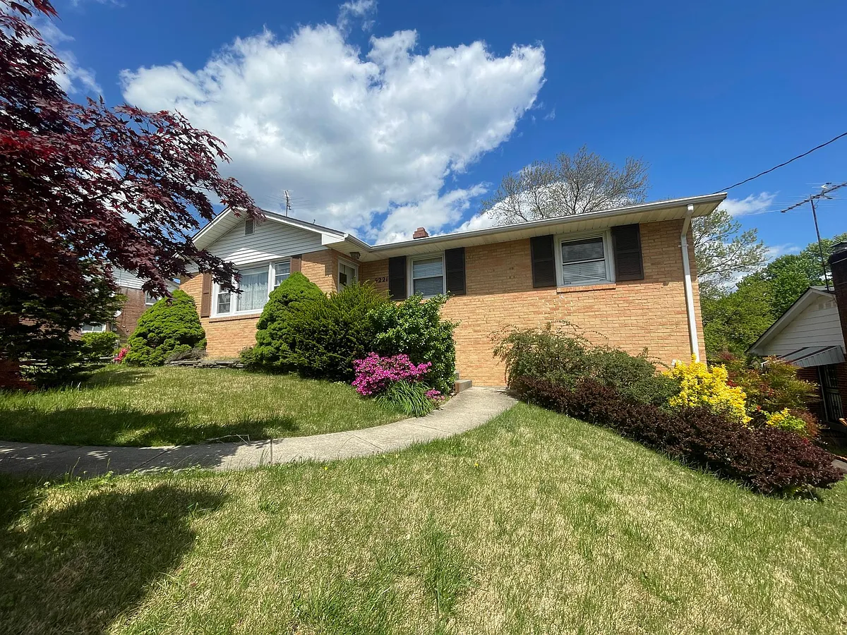 Front View - 9221 Davidson St