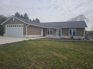 140 Circle Dr, Clermont, IA 52135