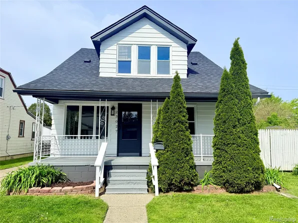 23027 Tuscany Ave, Eastpointe, MI 48021