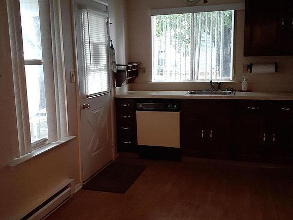 4th image of 821A Liverpool Cir #A