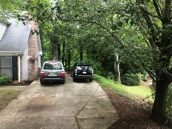 Drive way from street