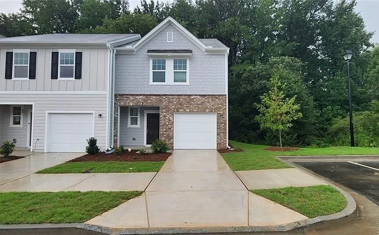 51 Ingleton Dr — Photo 1
