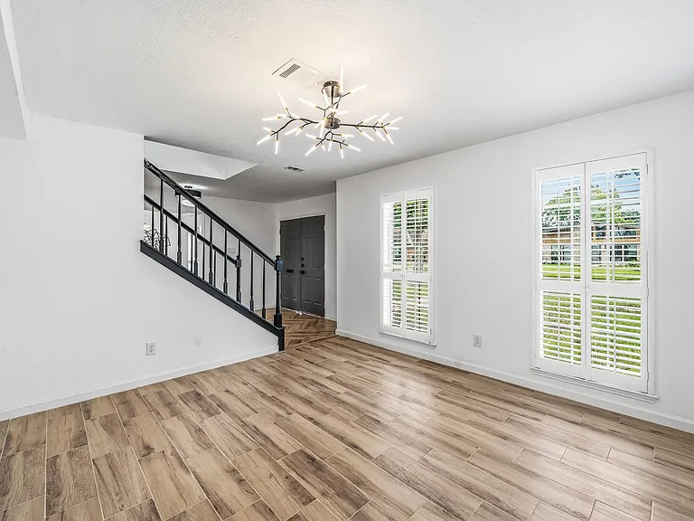 10622 Inwood Dr — Photo 4
