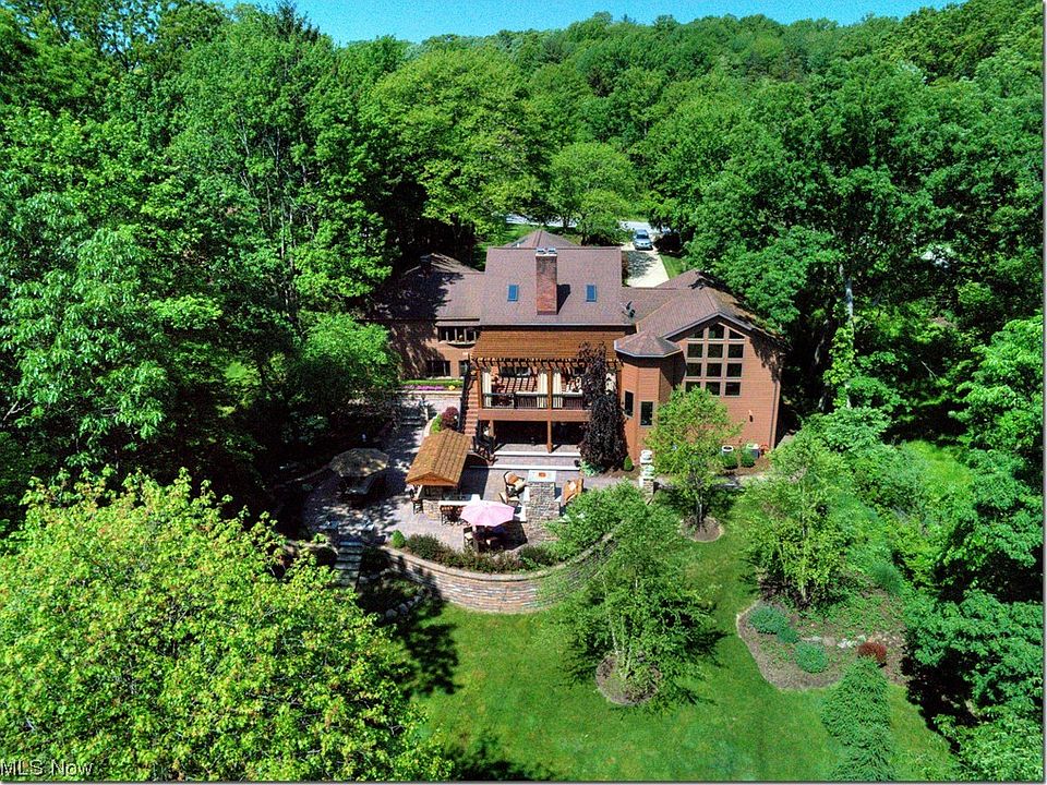 8465 Whitewood Rd, Brecksville, OH 44141 MLS 4470410 Zillow