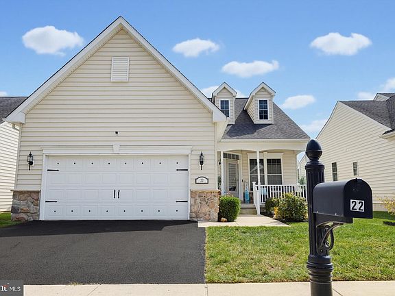 2nd image of 22 Azzurri Ct