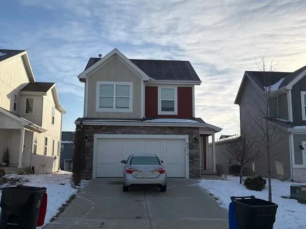 8816 SW 9th St, Blue Springs, MO 64064