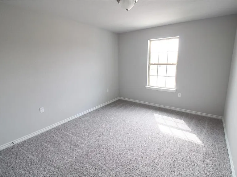 1320 Ambler Dr — Photo 17