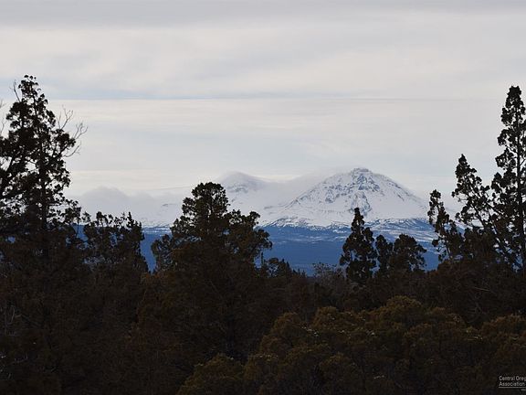 2nd image of 65780 Old Bend Redmond Hwy