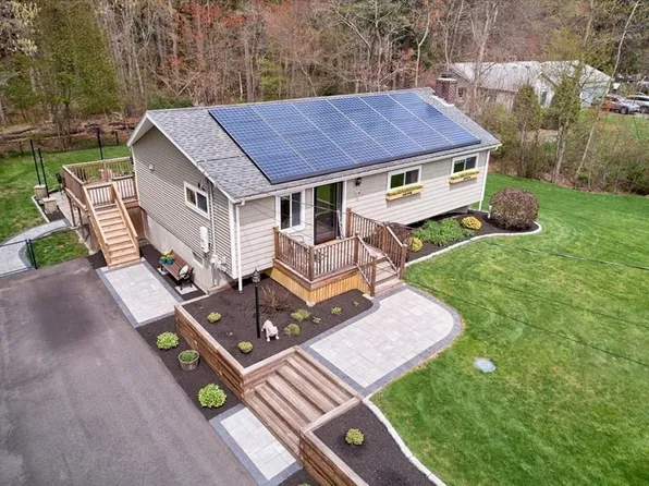 154 W Pond St, East Bridgewater, MA 02333