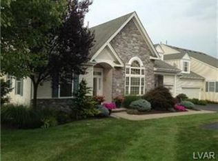 1870 Caryn Dr, Hellertown, PA 18055