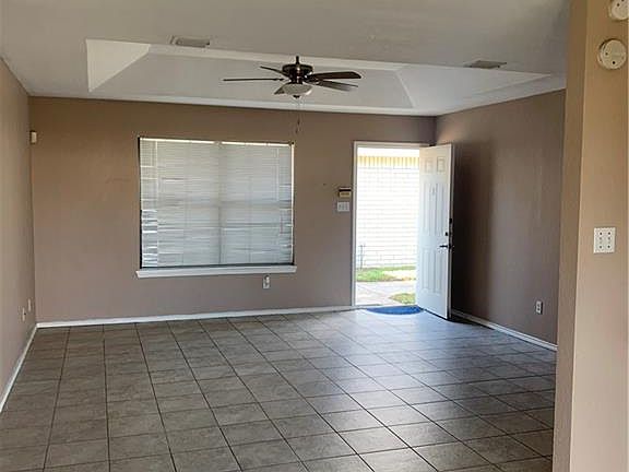 4th image of 1900 Summer Breeze St #A