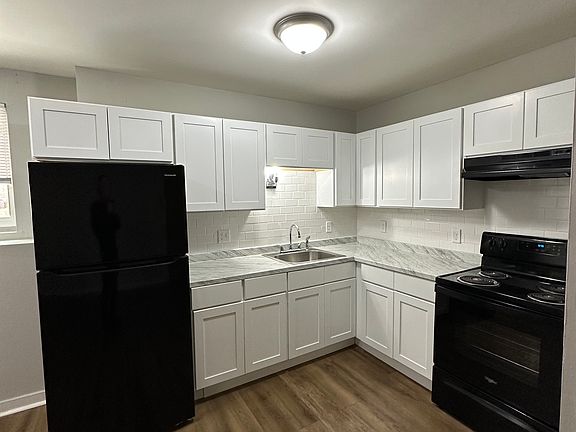 3rd image of 140 Sheffield Ave #2AA
