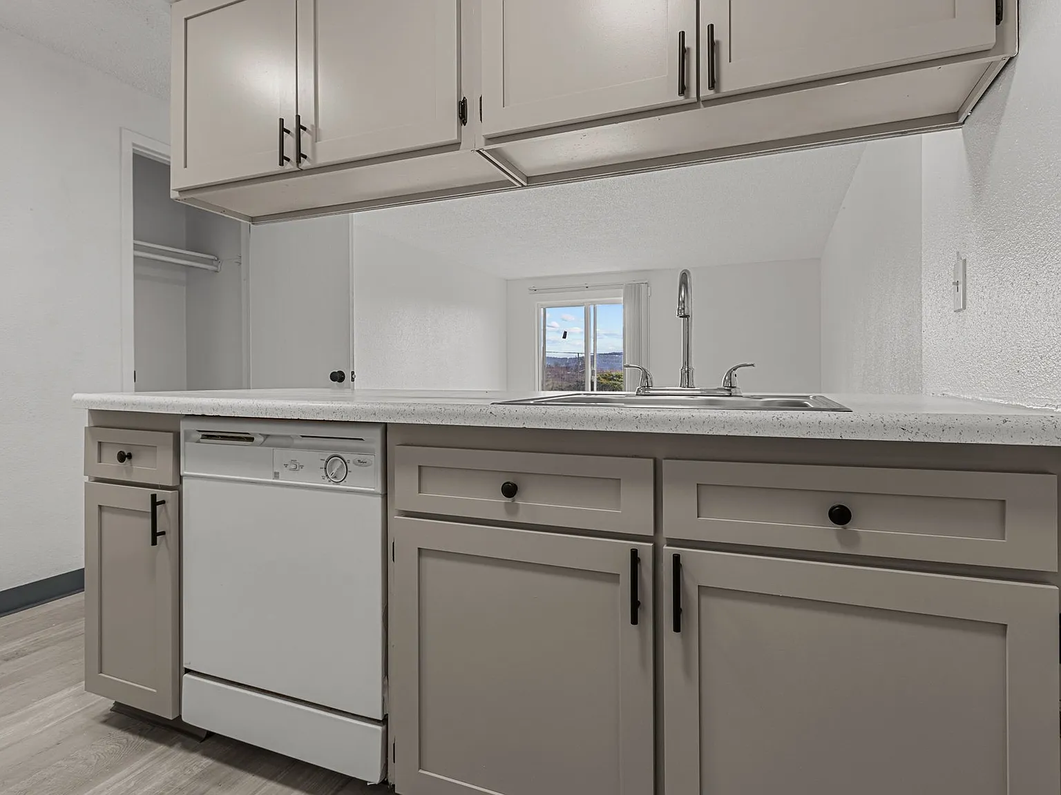 Cedar Green Apartments — Photo 4