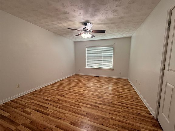5th image of 1304 Primrose Ct