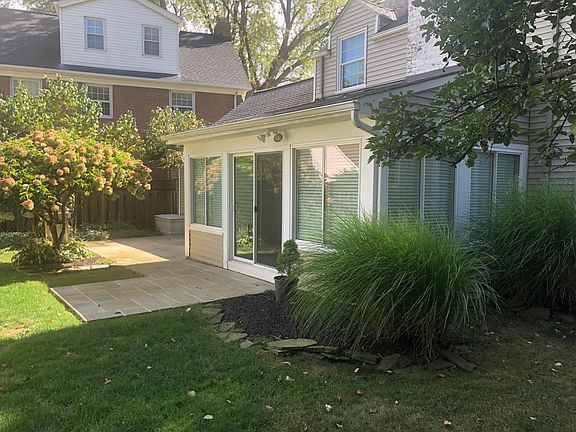 Fully fenced back yard