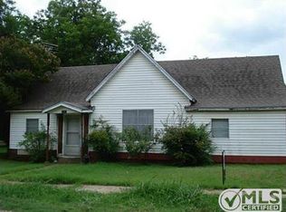 500 E McFarland St, Grandview, TX 76050