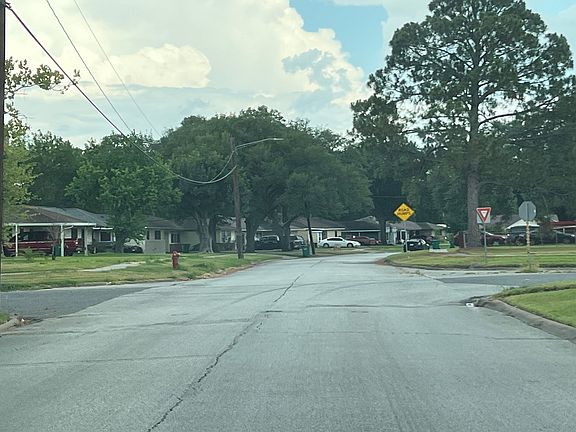 5th image of 1616 San Jacinto Dr