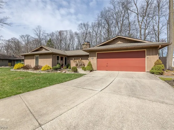 17338 Ridge Creek Rd, Strongsville, OH 44136