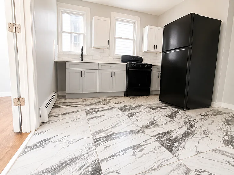 65 Hudson St #1D — Photo 9