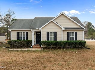 1041 Parkers Ridge Dr, Fuquay Varina, NC 27526