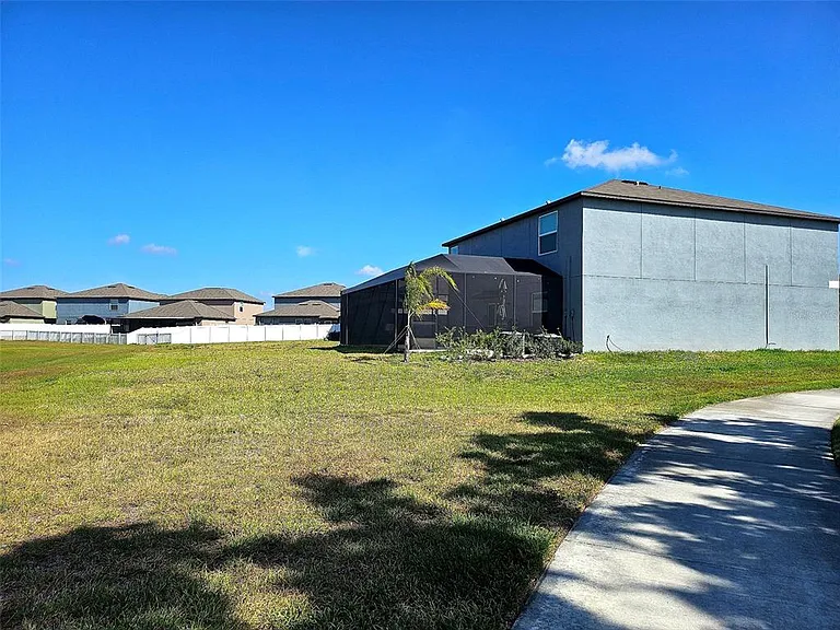 12751 Weston Oaks Ln — Photo 49