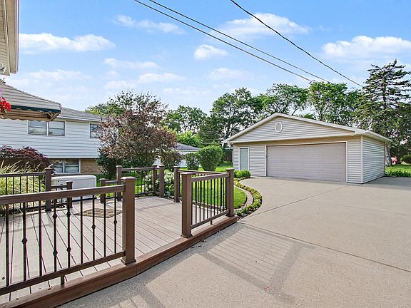 3rd image of 510 E 164th Pl