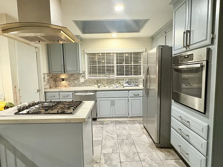 42571 Fontainebleau Park Ln — Photo 16