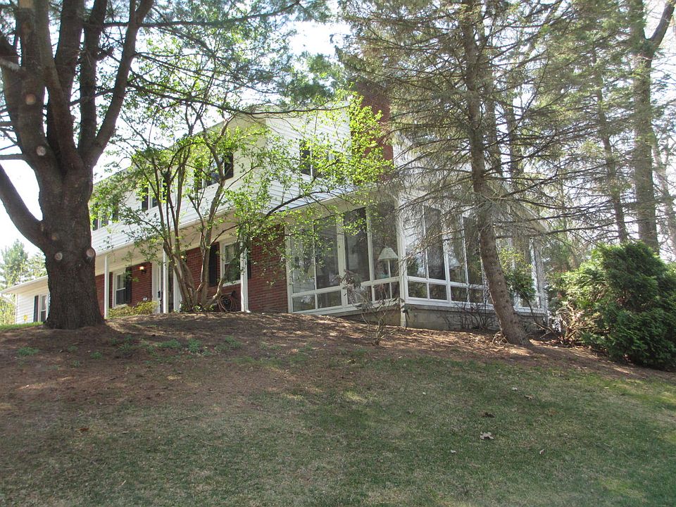 1st image of 50 Brookline Dr