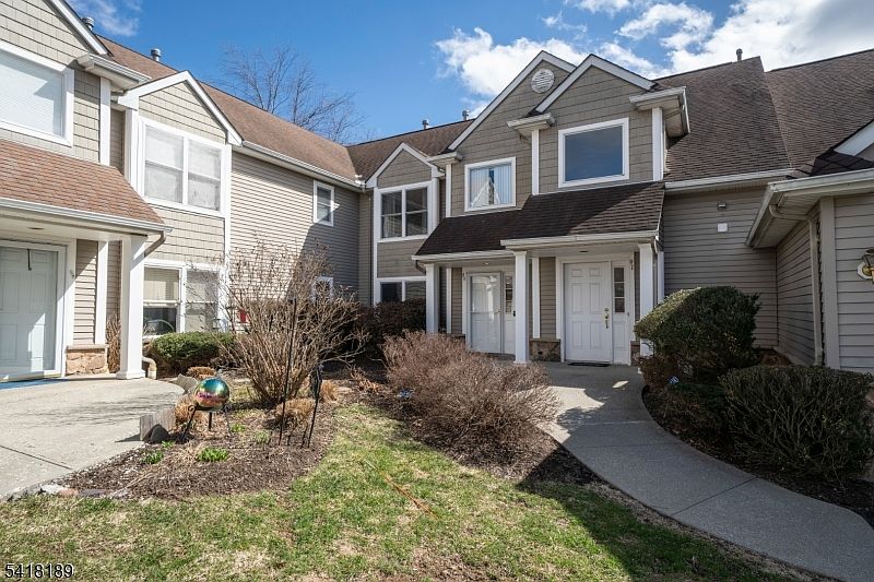 89 Bourne Cir