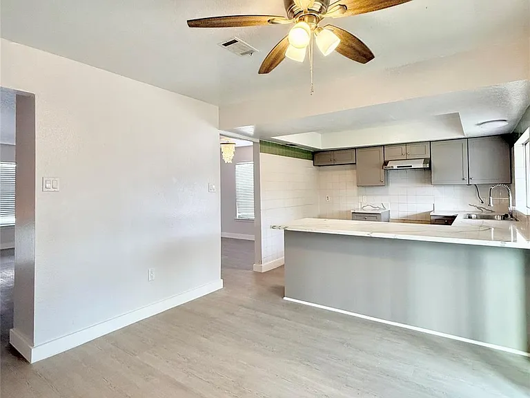 12210 Cliffgate Dr — Photo 13