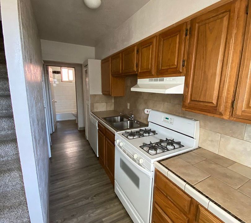 1st image of 325 15th St APT C