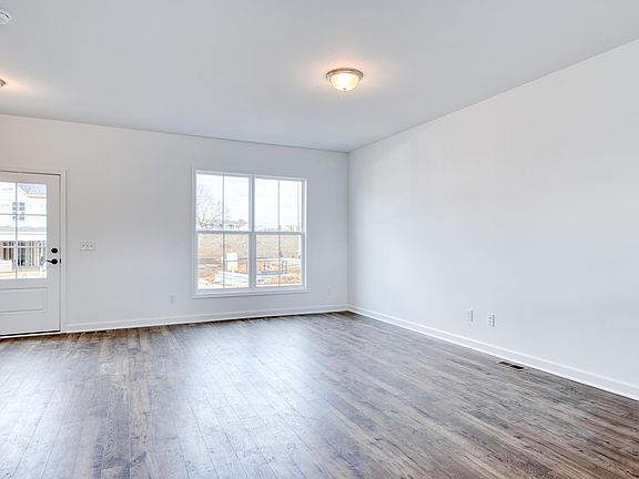 3rd image of 221 Addison Ct