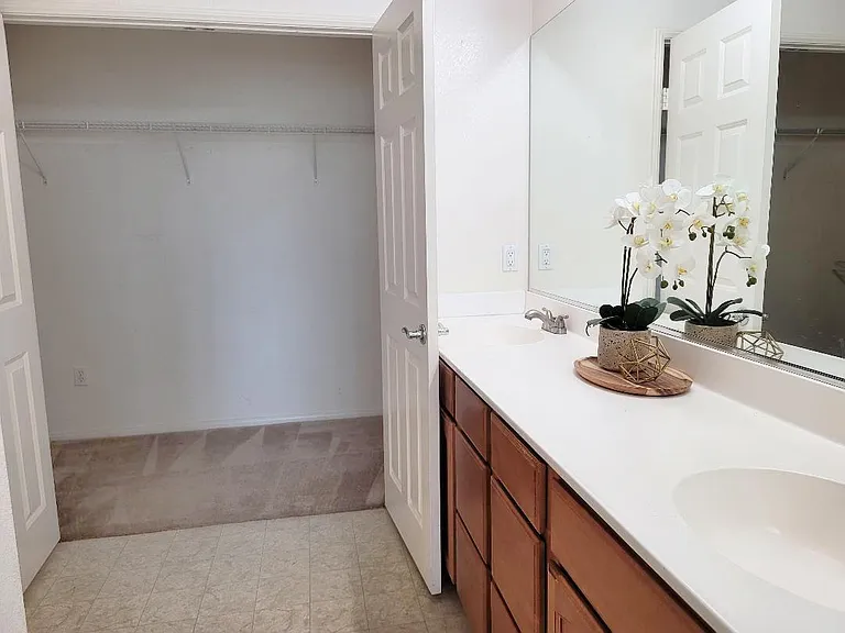 15431 Park Point Ave #102 — Photo 13